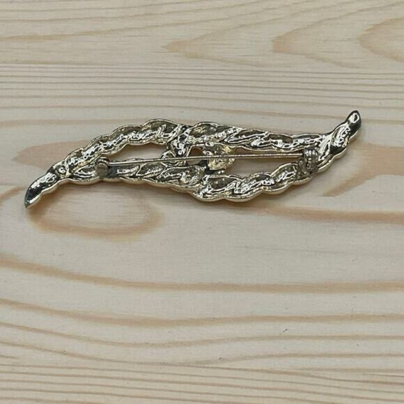 Silver Tone Twisted Rope Leaf-Shaped Brooch Pin - Picture 3 of 4